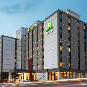 Hotel Express Nashville-downtown - Broadway By Ihg, Nashville